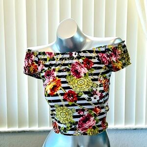 Floral off the shoulder fitted shirt
